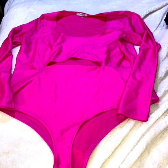 Fashion nova bodysuitπ - Picture 7 of 10